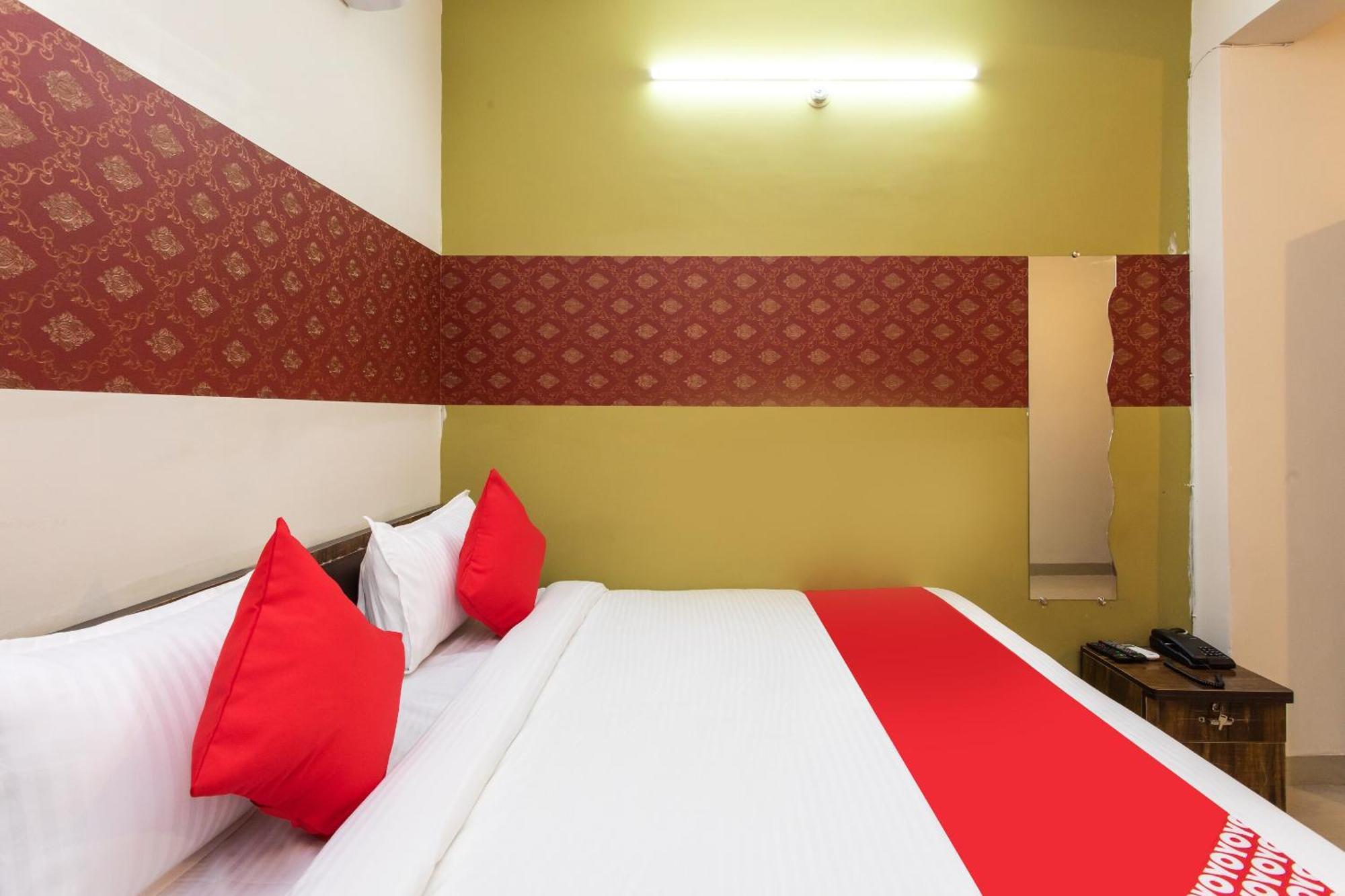 โอโย 27860 โฮเต็ล แอปเปิ้ล ทรี Hotel อินดอร์ ภายนอก รูปภาพ
